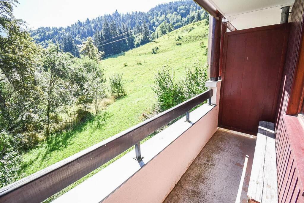 Les Cimes: Cozy Slopeside Studio with Mountain Views Saint-Jean-d'Aulps Exterior photo